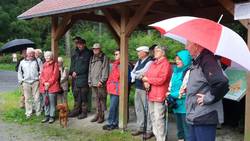 Treffpunkt am Sandplacken
Unterwegs auf dem Limes-Erlebnis-Pfad (links: Gregor Maier, rechts: Ministerin Lucia Puttrich) Treffpunkt am Sandplacken
Unterwegs auf dem Limes-Erlebnis-Pfad (links: Gregor Maier, rechts: Ministerin Lucia Puttrich)