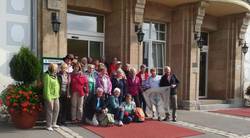Wandergruppe vor dem Hotel Wandergruppe vor dem Hotel